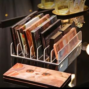 NWOT makeup palette holder